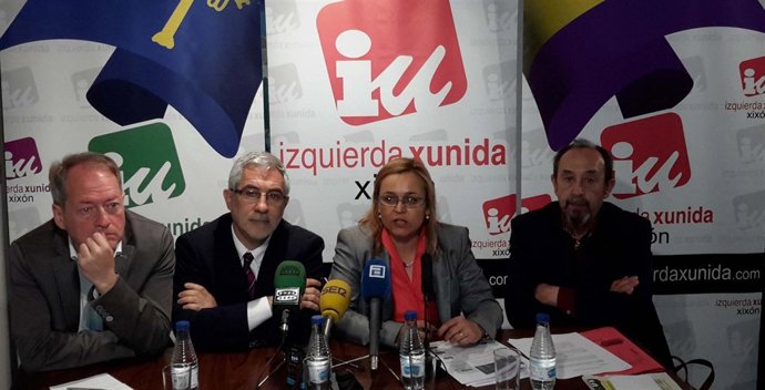 Por la izquierda, Martín, Llamazares, la abogada y Churruca. 