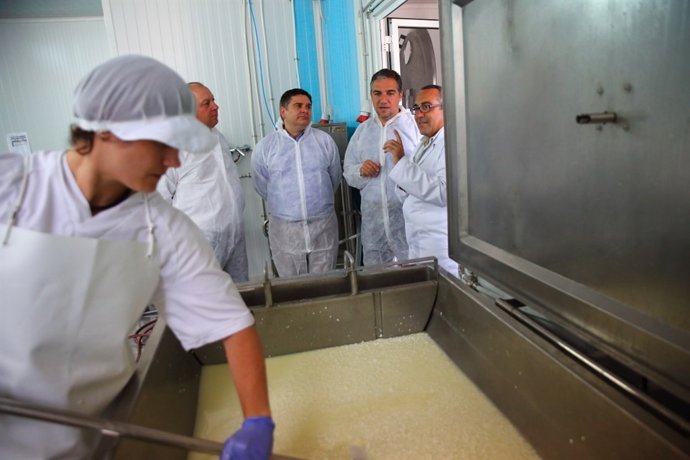 Bendodo visita la cooperativa SAT productos de la cabra malagueña sabor a málaga