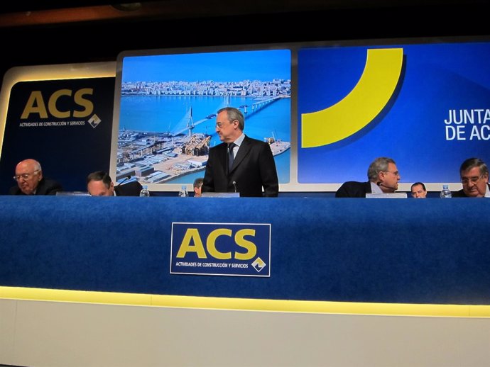 Florentino Pérez en la junta de ACS