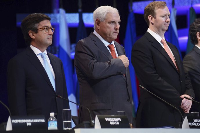 President of IDB Moreno, Panama's President Martinelli and Minister of Finance D