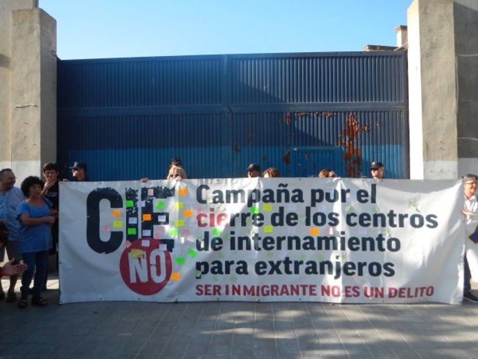 Concentración en el CIE de Zapadores