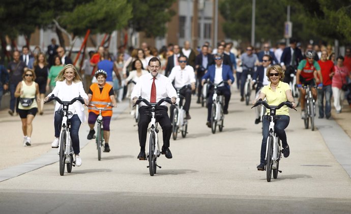 Mariano Rajoy, Aguirre y Cifuentes montan en bicicleta