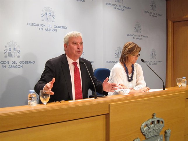 Gustavo Alcalde y Lourdes Casado, este miércoles en la Delegación del Gobierno