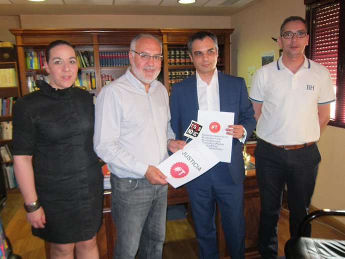 Reunión de Extremeños con el colectivo #T