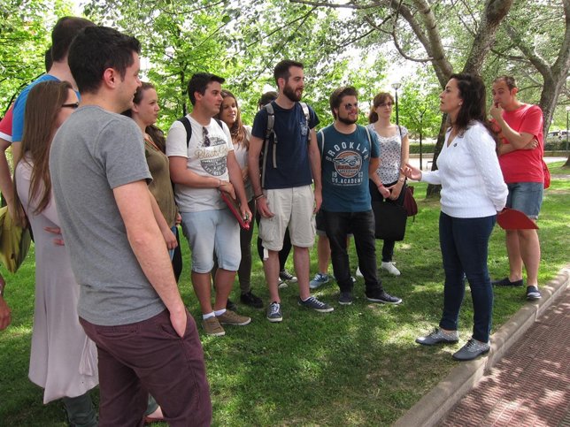 Andreu se dirige a los jóvenes universitarios