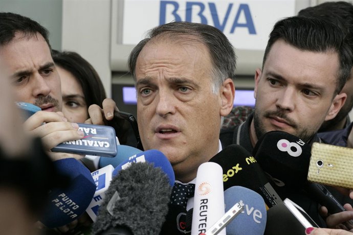 Javier Tebas atiende a los medios