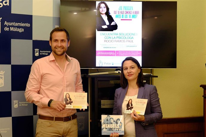 Luis verde con maría méndez de Febe presentan conferencia de supernanny