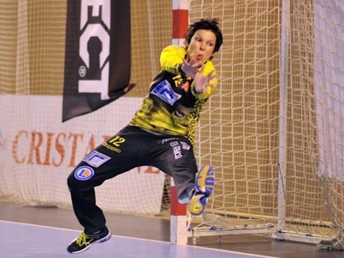 La portera Darly Zoqbi, principal novedad en las guerreras de balonmano