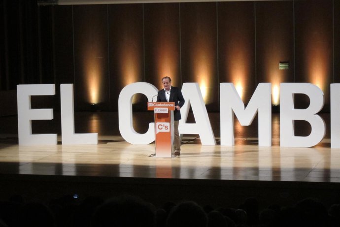 Nicanor García, en el acto de Oviedo. 