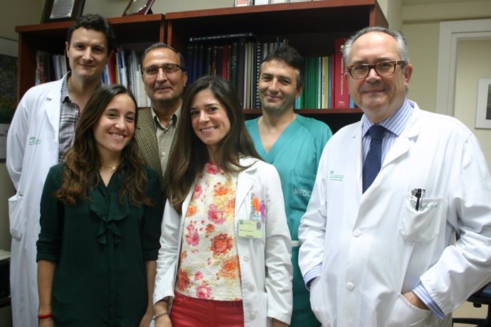 Premian el trabajo de los cirujanos del Hospital Macarena en incontinencia fecal
