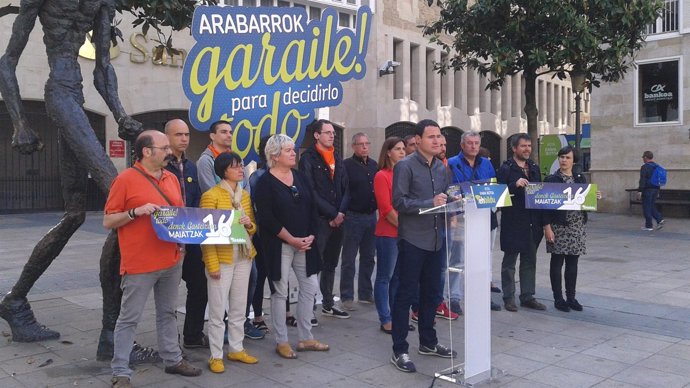 El parlamentario de eh bildu y presidente de sorutra hasier arraiz en vitoria