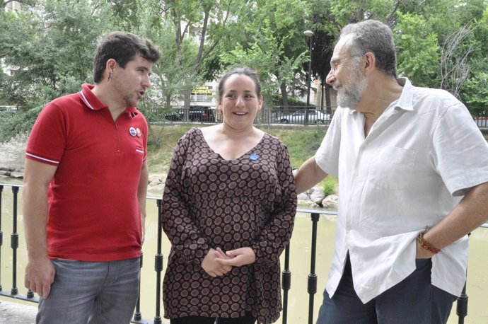 Marta de Santos, Nacho Escartín y Pedro Arrojo, de Podemos.