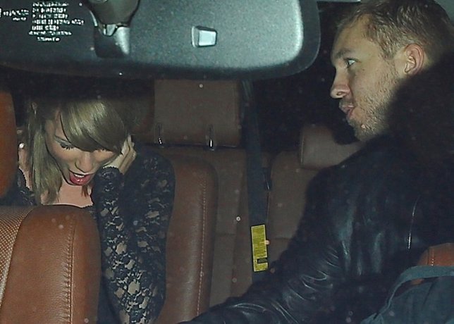 Taylor Swift y Calvin Harris paseando por Los AngelesWest Hollywood, CA - Taylor