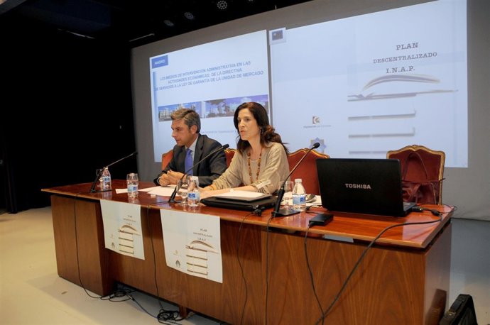 Andrés Lorite y Pilar Gracia durante la inauguración