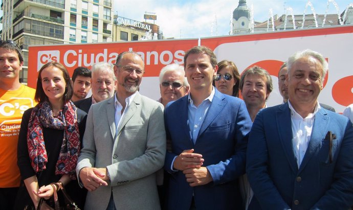 Rivera con los candidatos de Ciudadanos en Valladolid y a la Junta