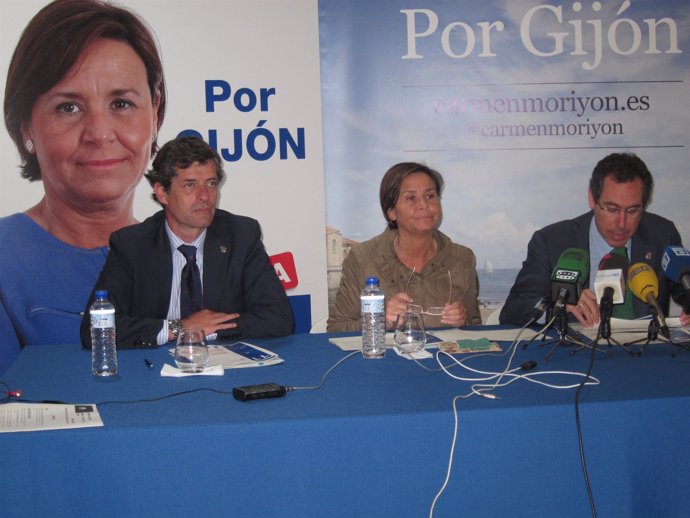Por la izquierda, Felgueroso, Moriyón y Couto. 