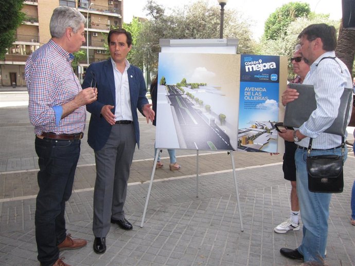 José Antonio Nieto presenta con vecinos el proyecto para la Avenida de Ollerías