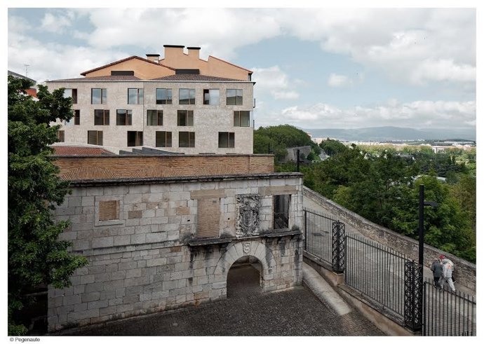 Edificio en Descalzos.