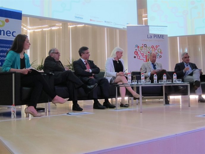 Mesa redonda en una jornada de Pimec sobre competitividad de las pymes
