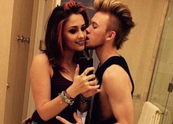 Instagram Amor punk paris jackson derrocha amor junto a su novio 