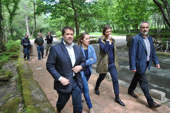 Perfecto Rodríguez y Ethel Vázquez en un paseo por el río Verdugo