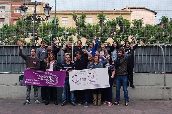 Miguel Urban con las candidaturas ciudadanas impulsadas por Podemos en el Besaya