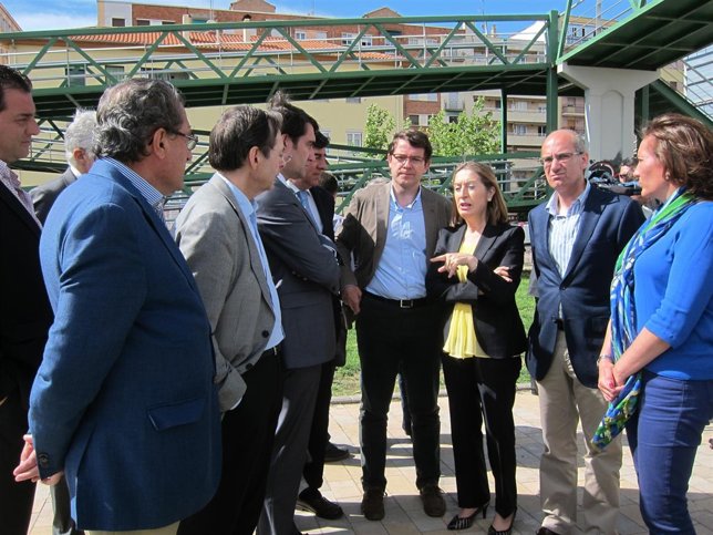 Pastor visita las obras de electrificación ferroviaria en Salamanca