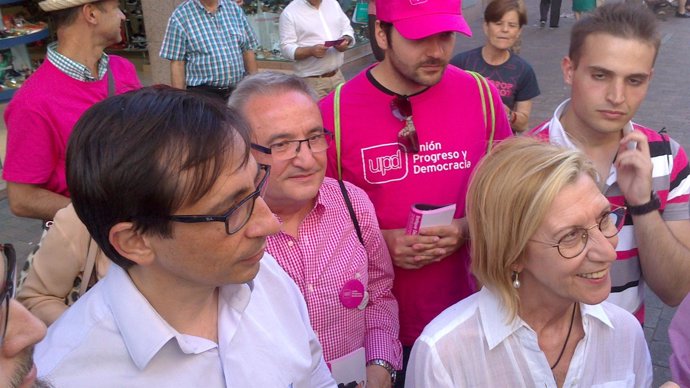 Ramón Marcos y Rosa Díez, en acto de campaña en Leganés