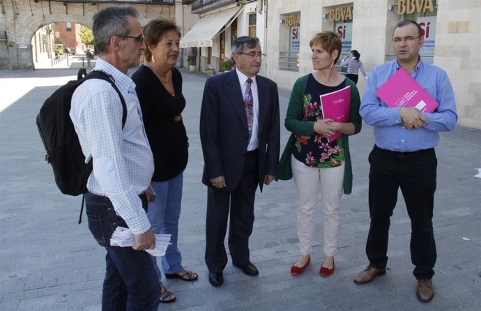 Carolina Martínez junto a la candidatura de UPyD en Medina del Campo