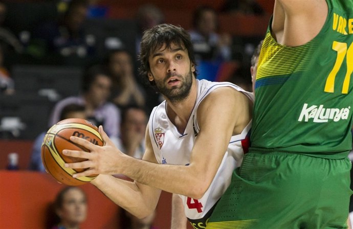 Milos Teodosic resuelve los cuartos ante Brasil