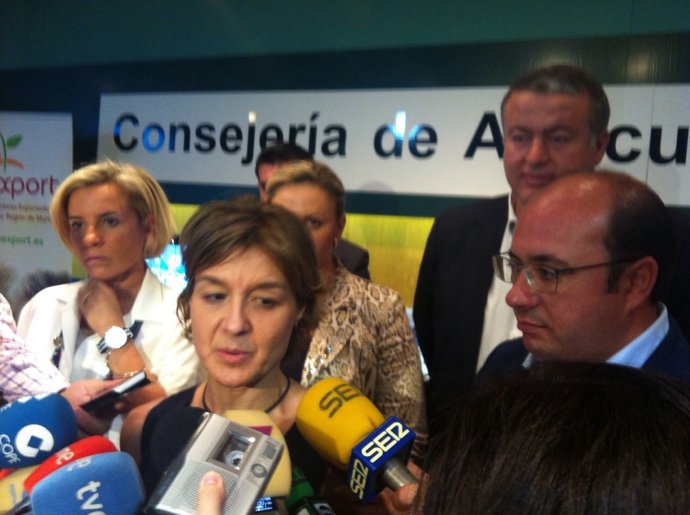 Tejerina en un canutazo en Torre Pacheco acompañada de consejeros