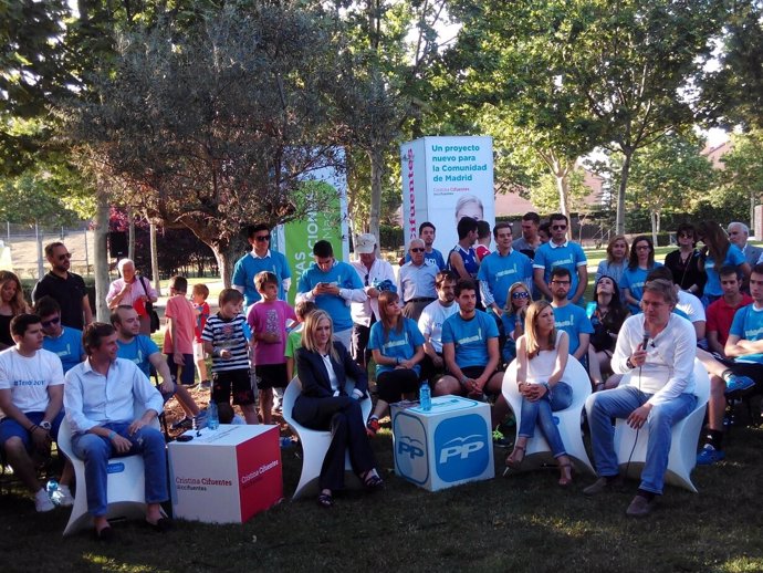 Cifuentes, con González Terol en un acto de campaña en Boadilla