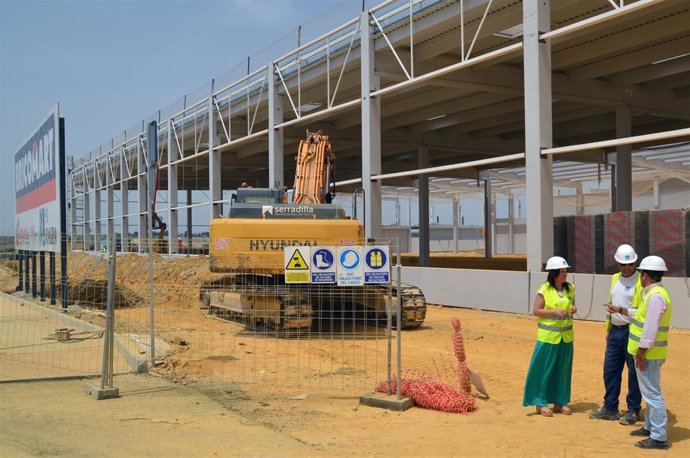 Obras de la tienda de Bricomart en Bormujos (Sevilla)