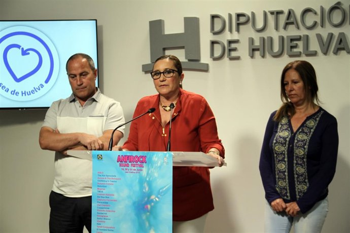 Presentación de la tercera edición del AnfiRock Festival de Isla Cristina. 