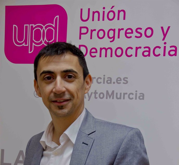 El candidato de UPyD a la Alcaldía de Murcia, Rubén J. Serna