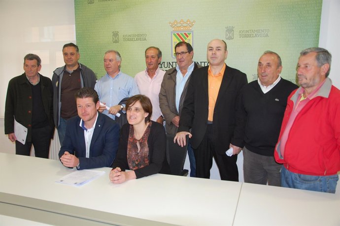 Acto de la firma de convenios con los clubes deportivos