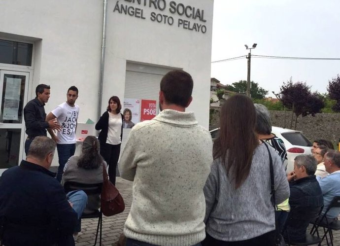 El  candidato en la asamblea de San Cibrián