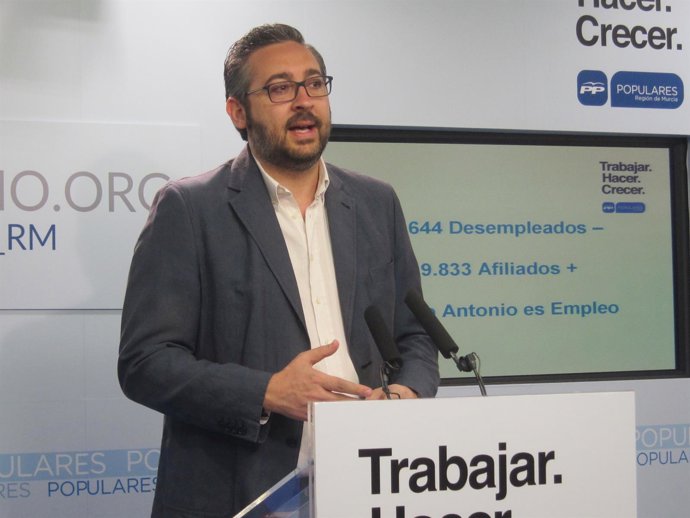 El portavoz del PP regional, Víctor Martínez