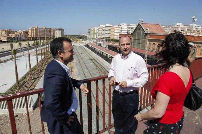 Rodríguez-Comendador, en el puente de la estación