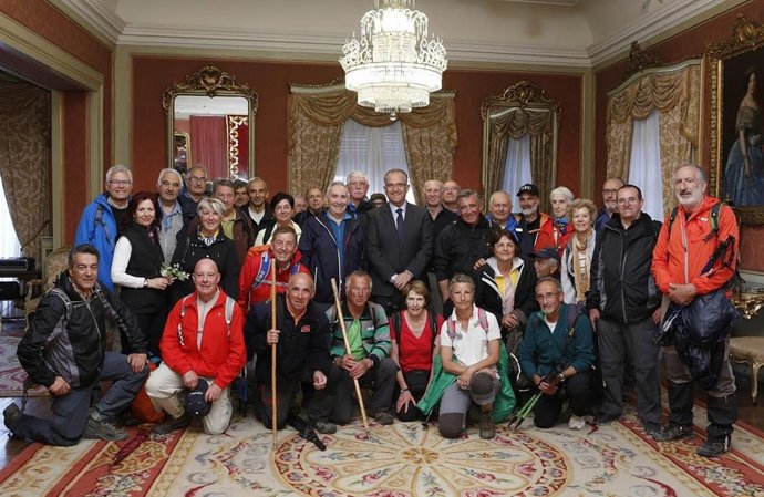 Asociación de caminantes El Roble.