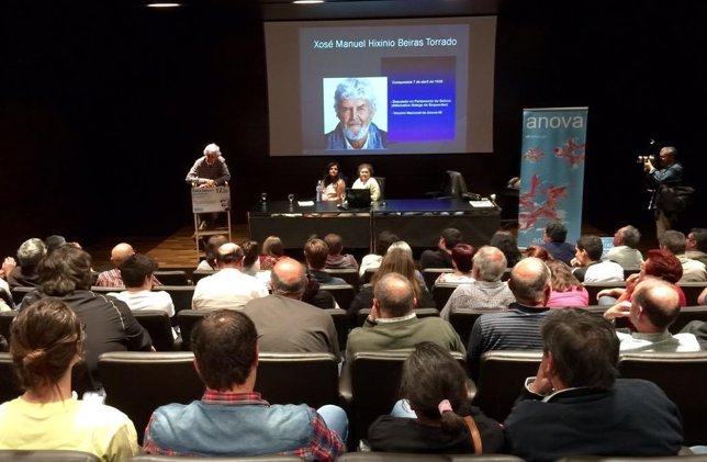 Xosé Manuel Beiras en un mitin en Arteixo