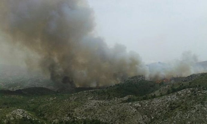 Incendio forestal en La Vall d'Ebo (Alicante)