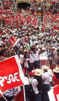 Pedro Sánchez elogia la labor de Felipe González, "luchando por las libertades" en Venezuela