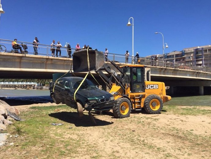 Coche rescatado tras sufrir un accidente