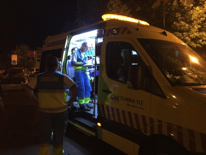 El SUMMA intenta salvar la vida de la mujer asesinada