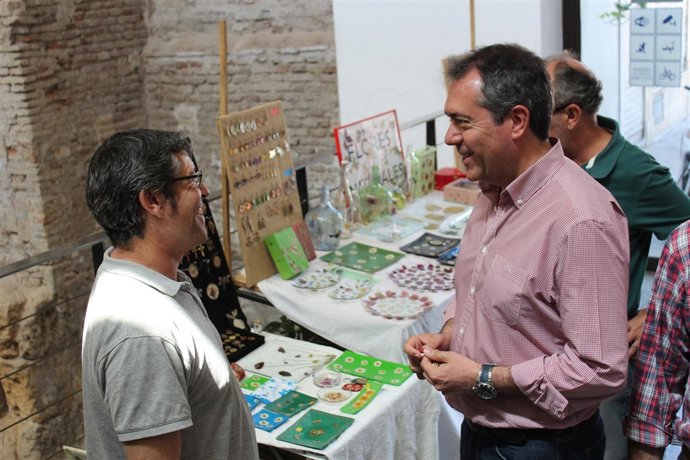 El candidato del PSOE a la Alcaldía de Sevilla, Juan Espadas