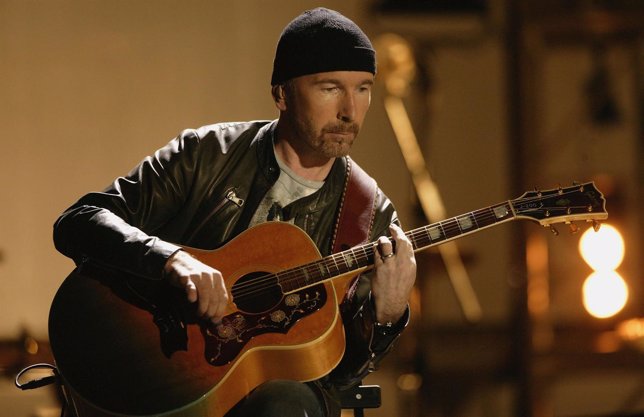 The Edge, de U2, en un concierto en Sudáfrica
