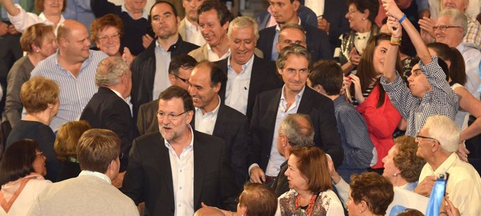 Entrada de Rajoy, Diego y De la Serna al mitín