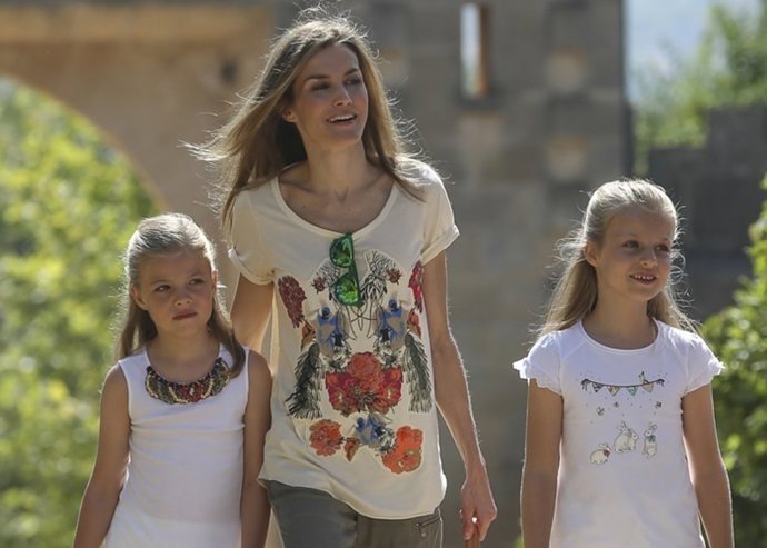 Doña Letizia Princesa Leonor Infanta Sofía rendidas Circo del Sol Amaluna