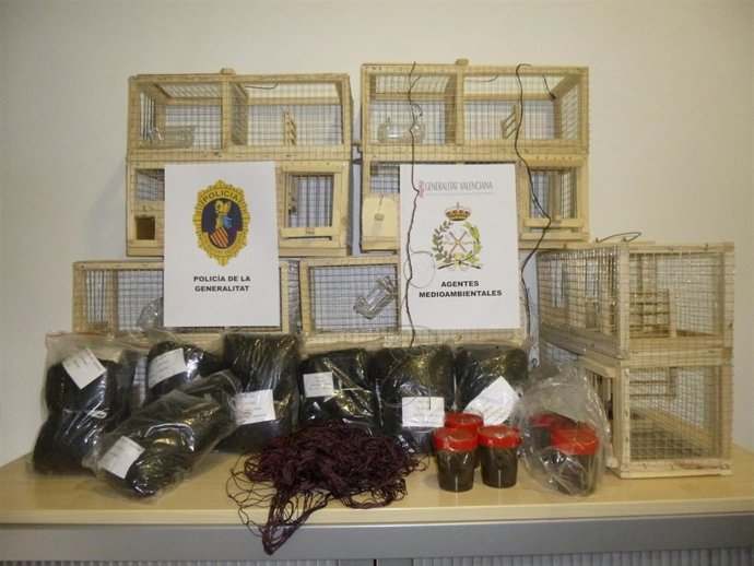 Trampas ilegales de caza decomisadas